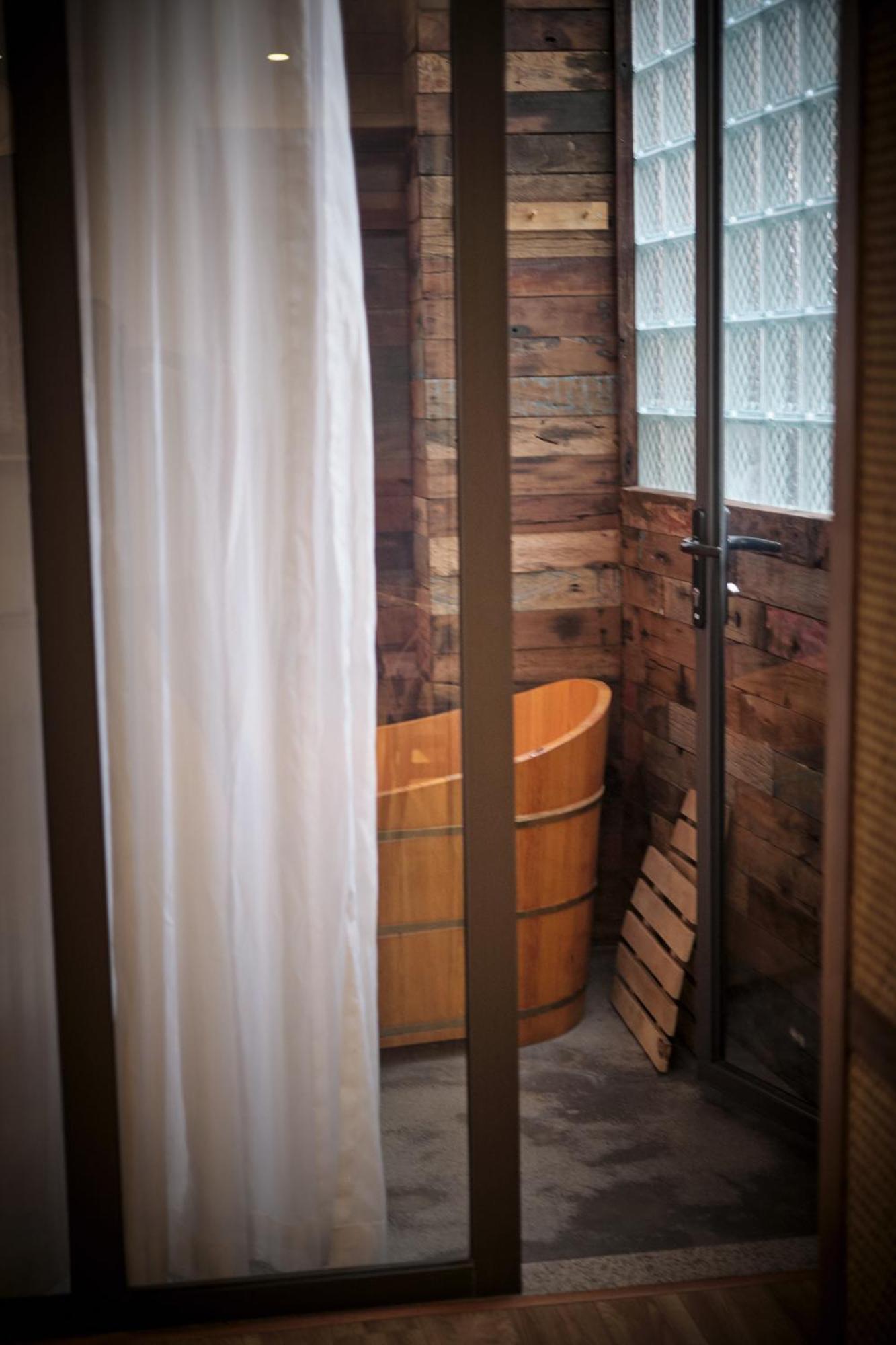 The Gallery Homestay - By Pegasy Group Hanoï Extérieur photo