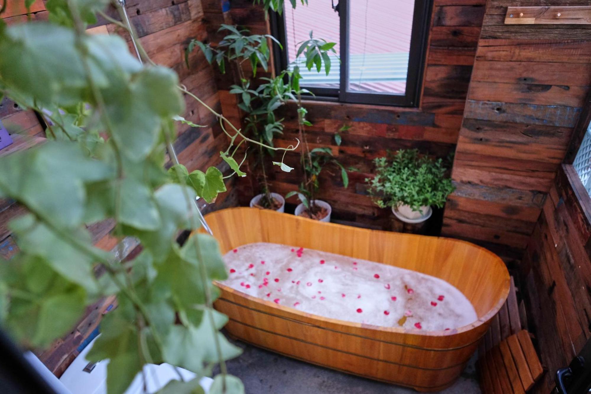 The Gallery Homestay - By Pegasy Group Hanoï Extérieur photo